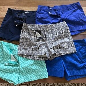 Lot (5 pair) New York & Co Women's Shorts in Blue, Black, Green, and Patterned